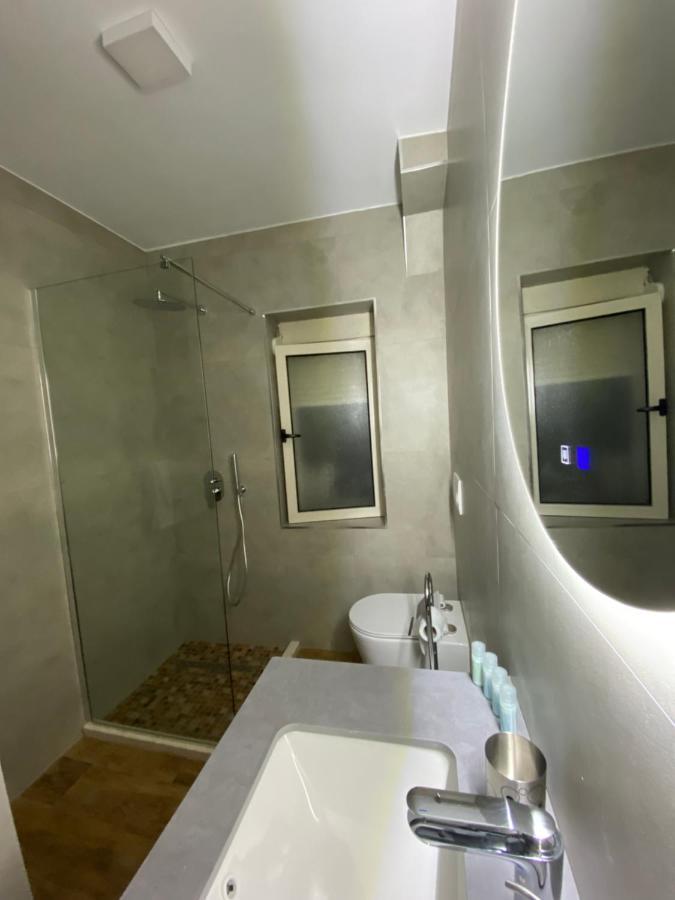 Lucas Downtown Apartamento Tirana Exterior foto