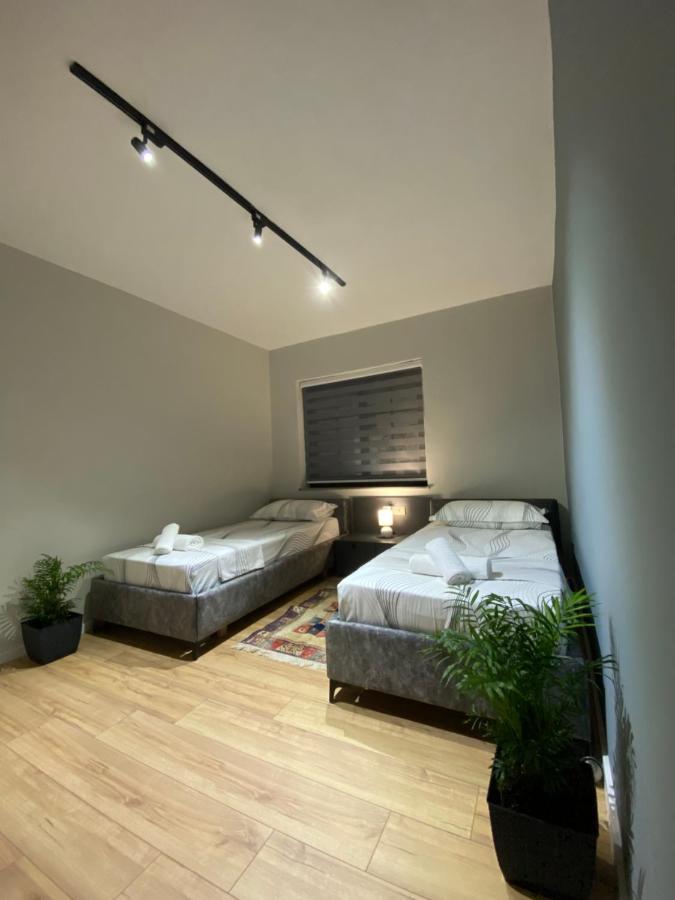 Lucas Downtown Apartamento Tirana Exterior foto